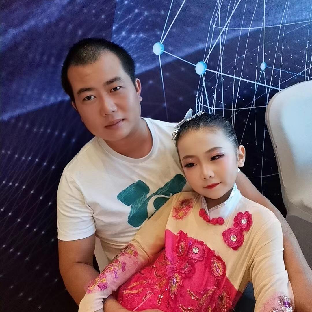 黄乐（伟杰石艺）