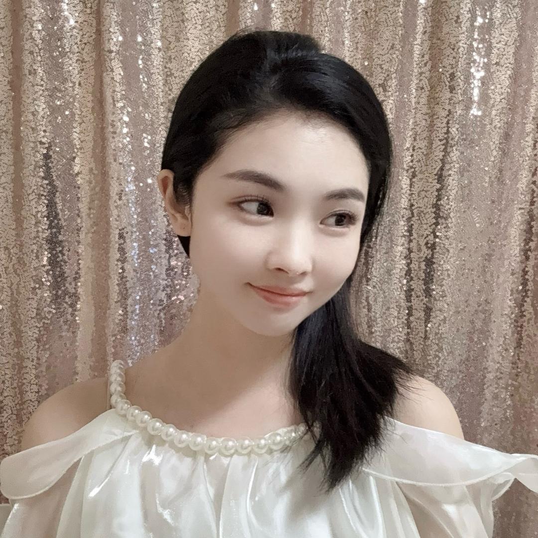 衡小娜头像