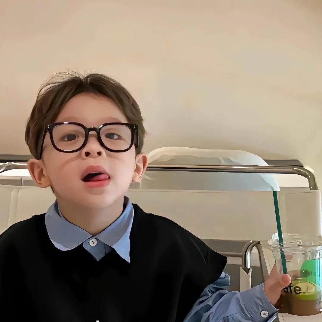 左手摘颗星星✨