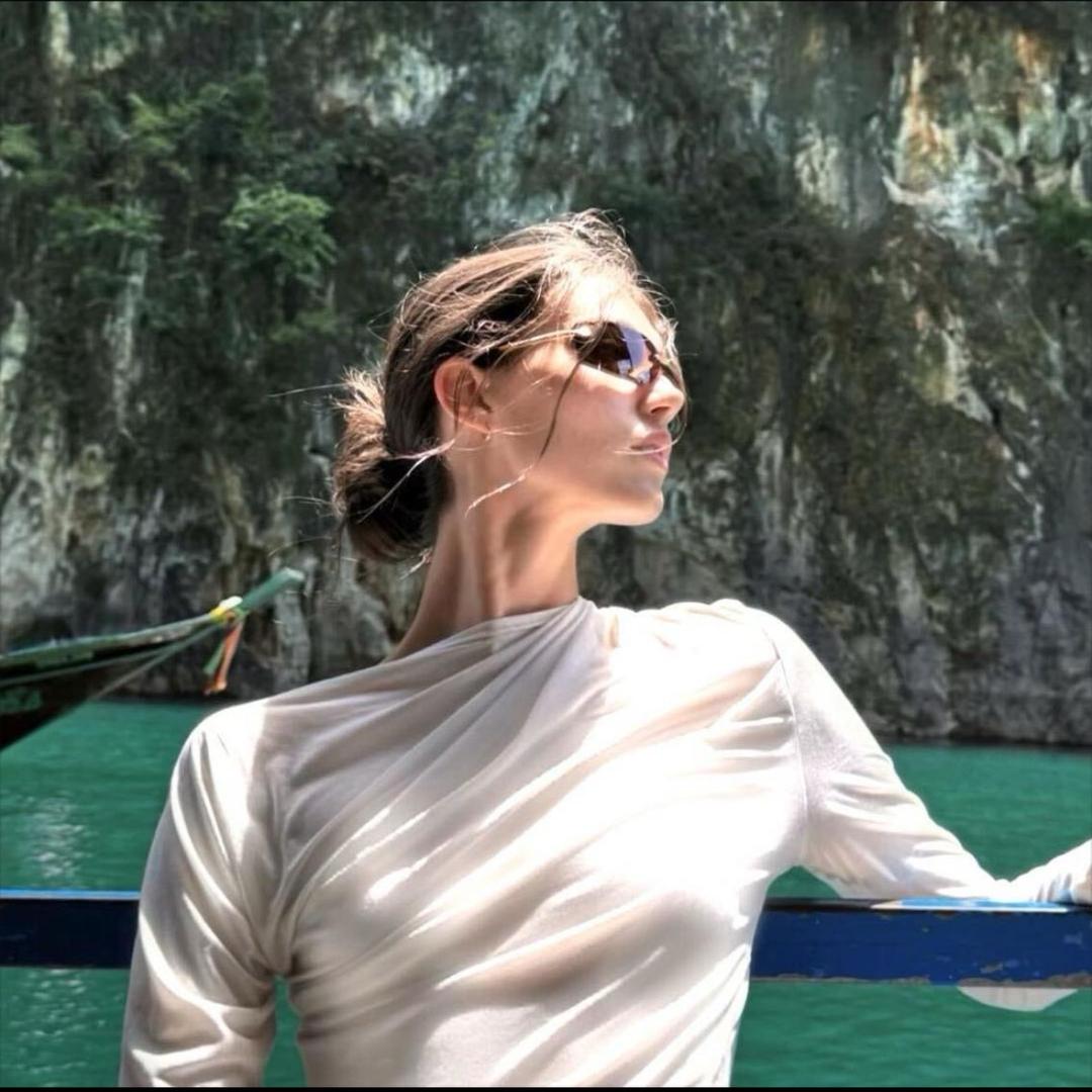 一个戏精的少女 📿