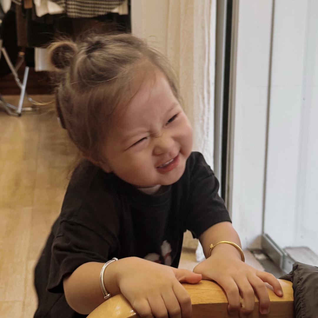 灶灶和灶灶妈（跟金在中对视过版）