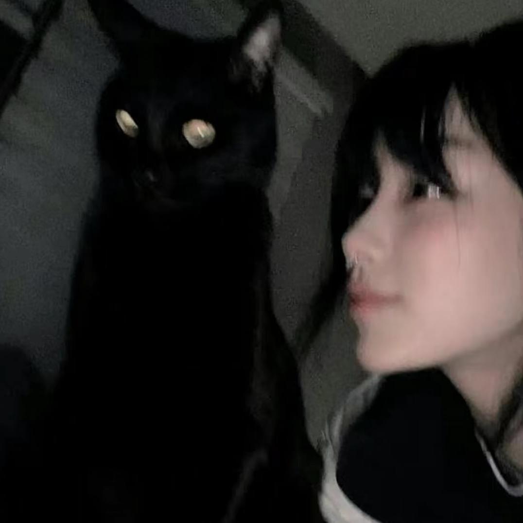 酥7/•᷅•᷄\੭