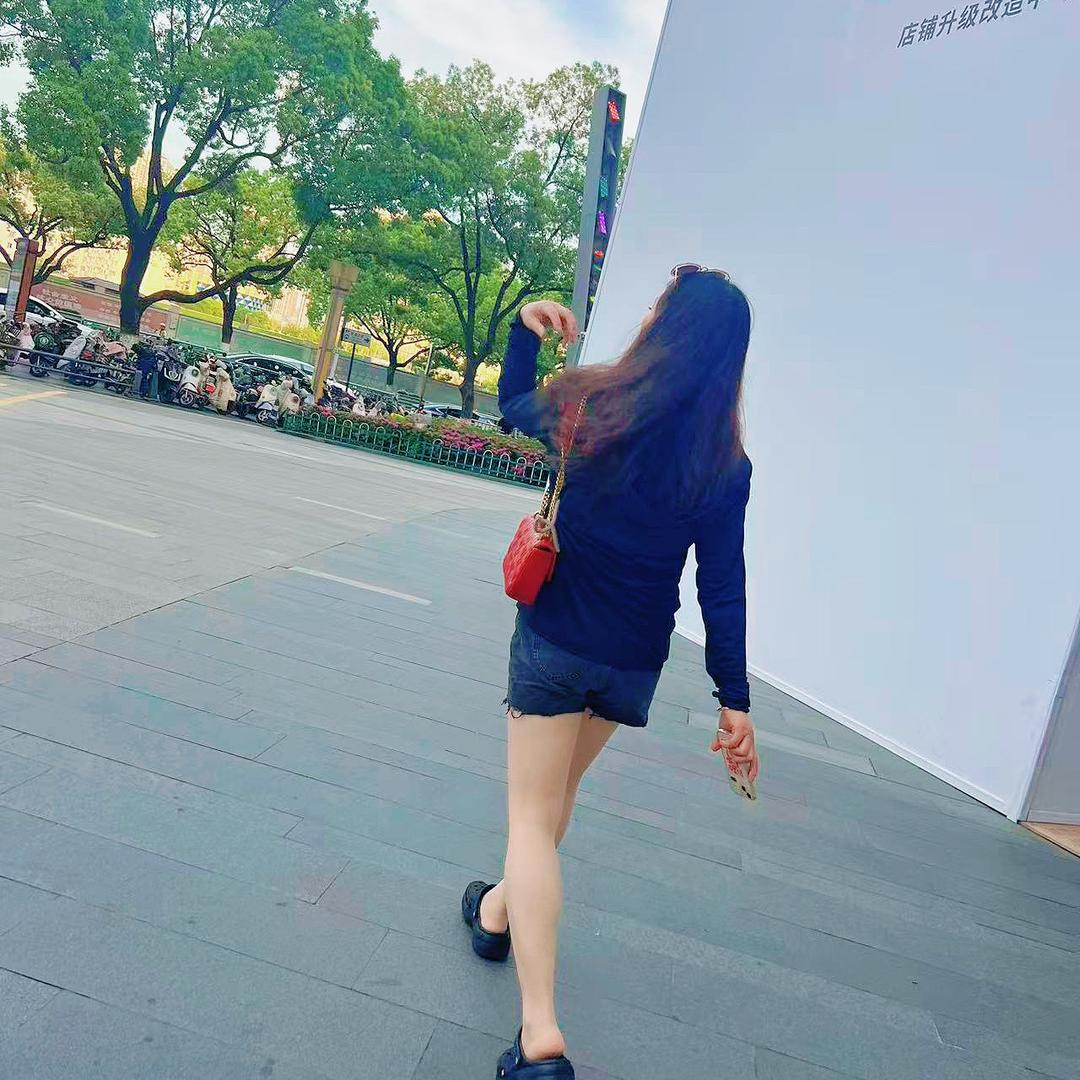 Y.荣