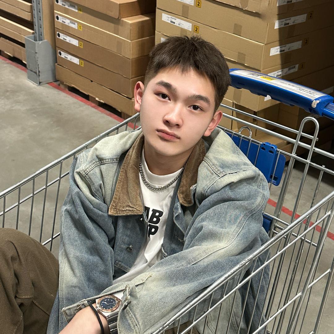 小志.
