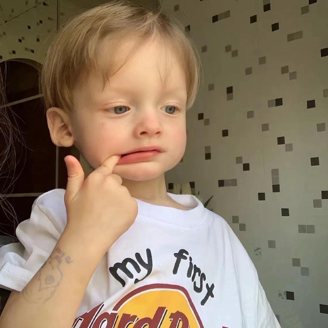 👹