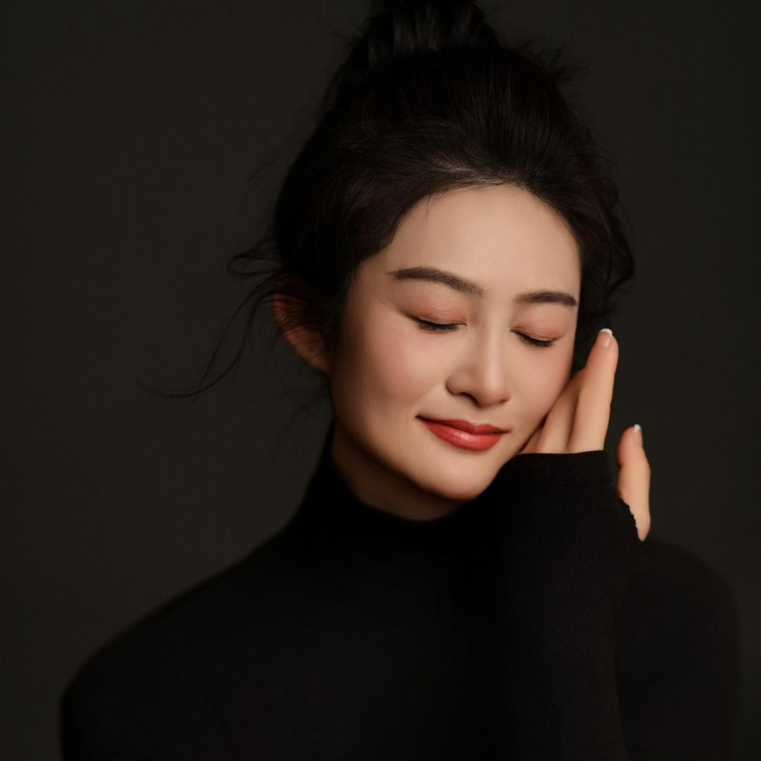 爱她他