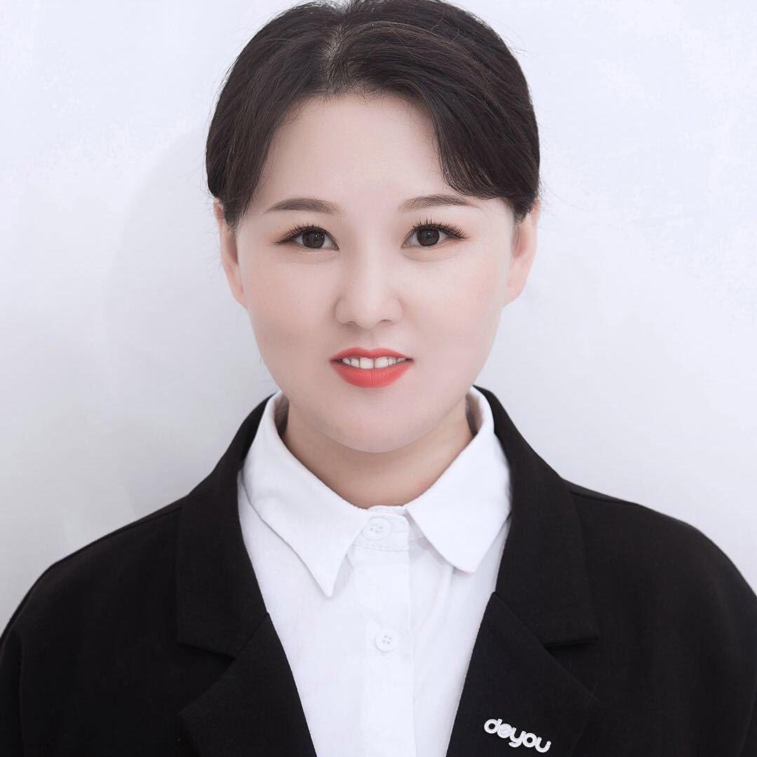 短发姑娘