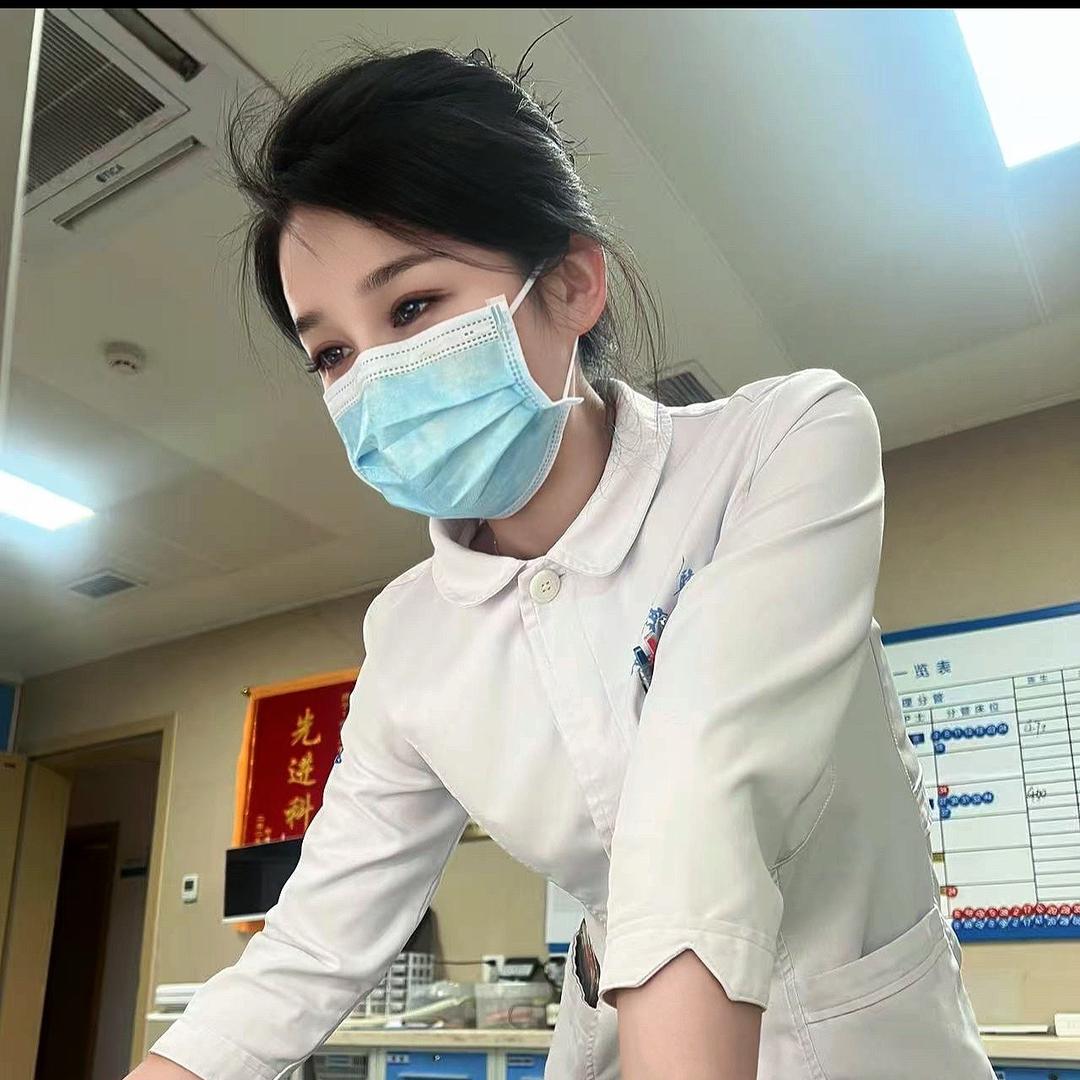 英诚-神内不起眼的老护士