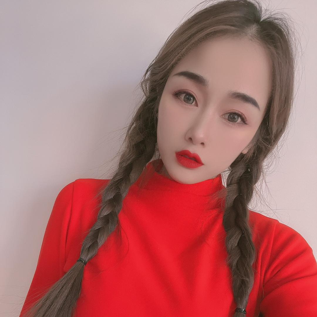 开麻辣烫的小姐姐