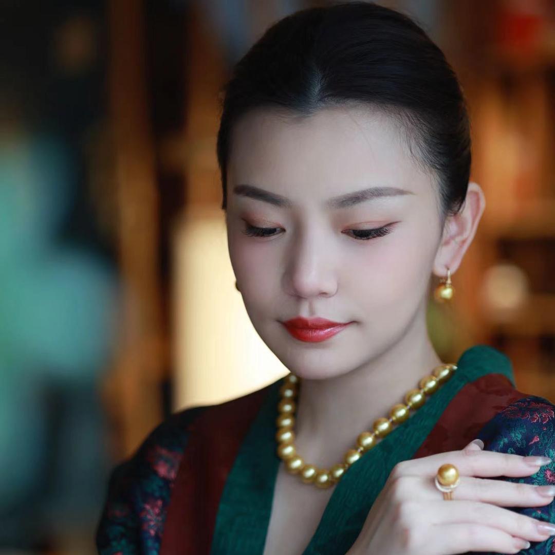 瑞雅珠宝莞莞