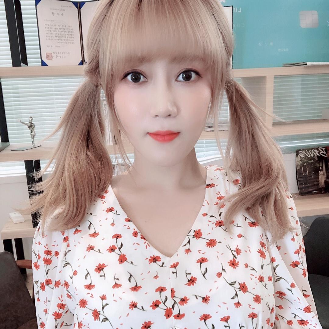 椰妮在韩国(yeni)