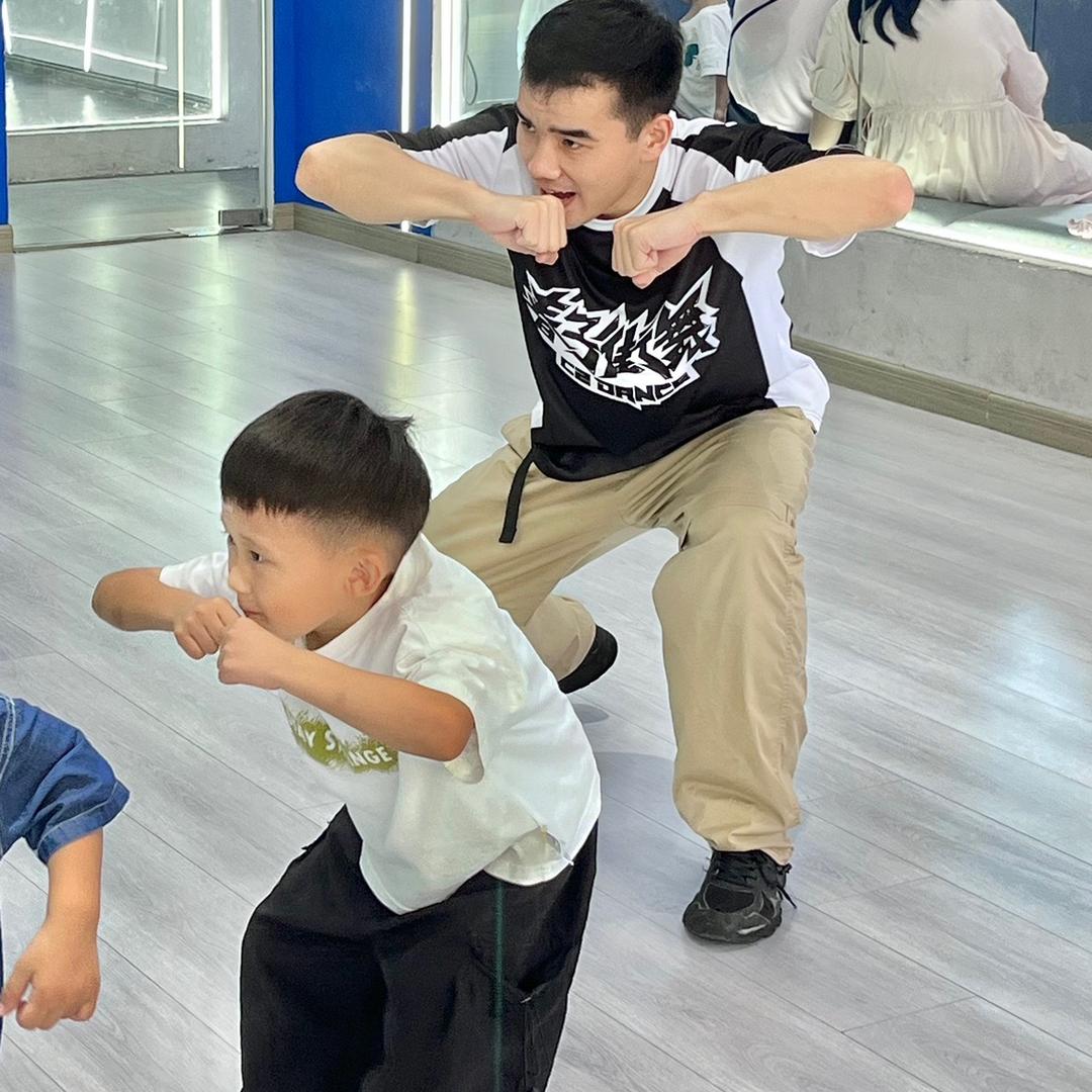 阜阳春子街舞