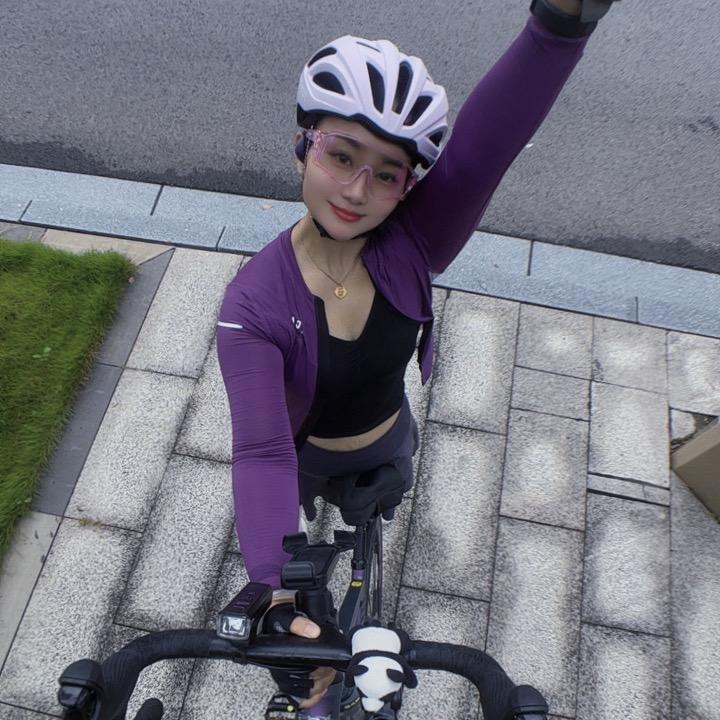 💋骑车的珊珊