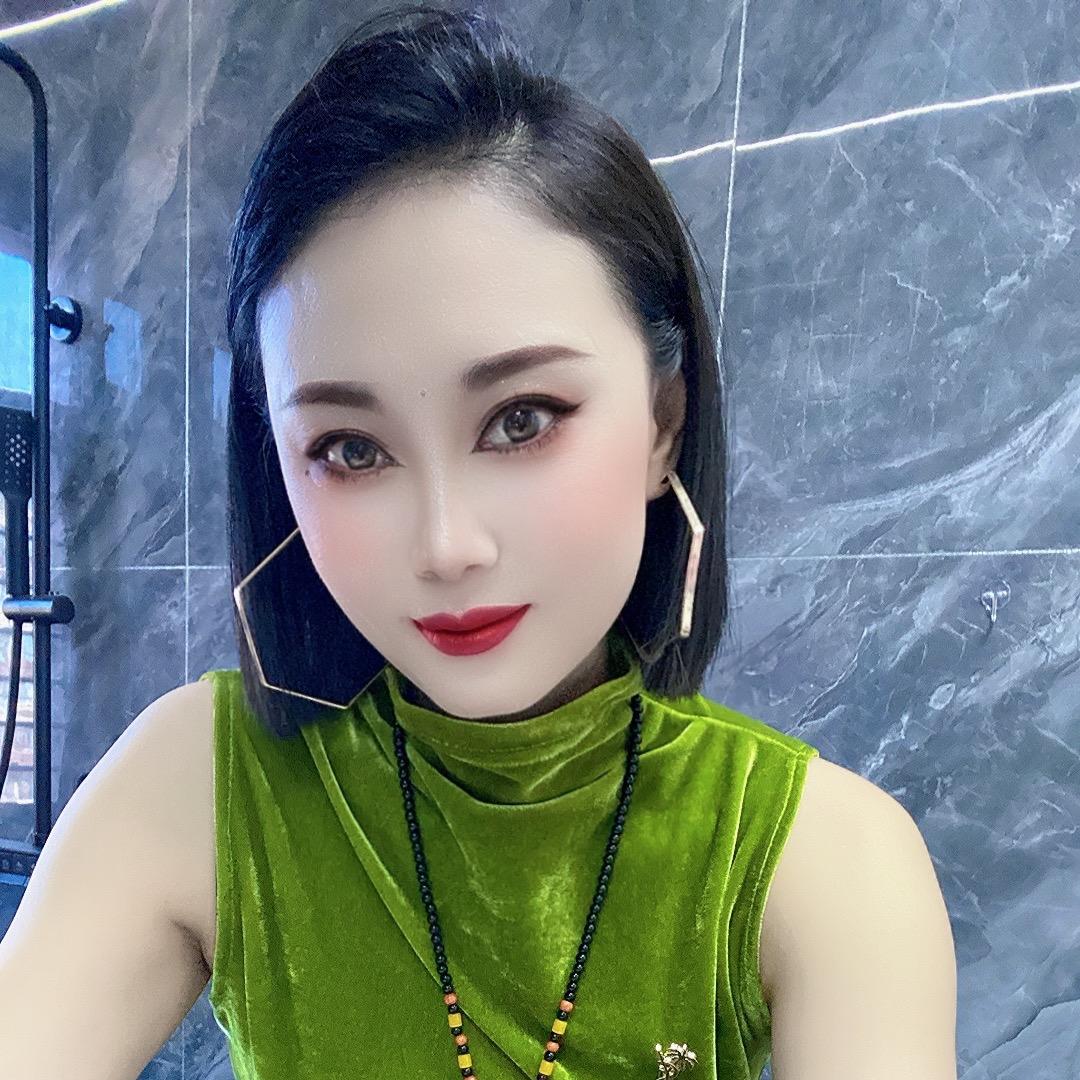 妖姐潮牌服饰店