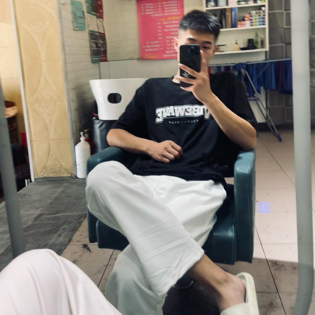 ㅤㅤ小鱼仔.