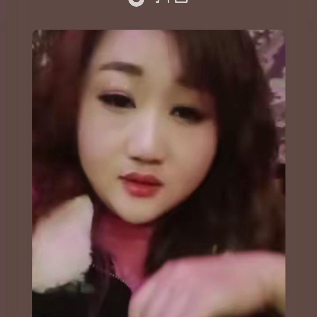 东，玥，妈妈