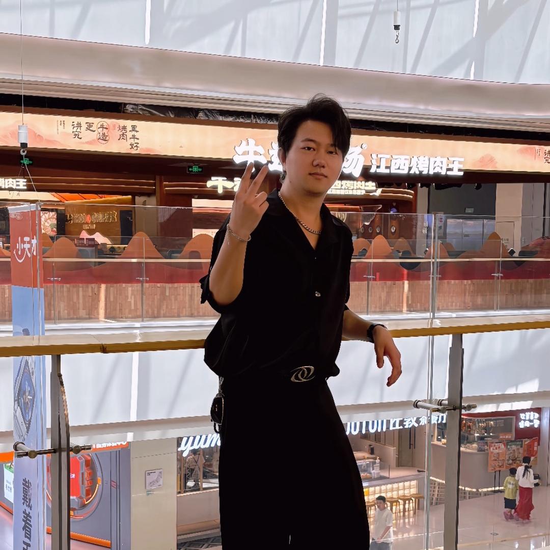 万年卡诗形象店烫发设计师 大东