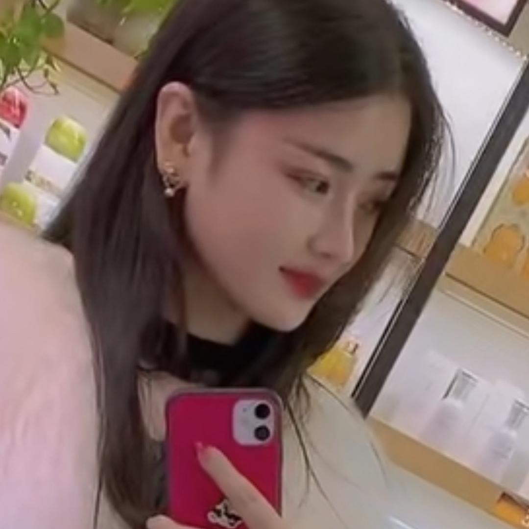 张闹闹
