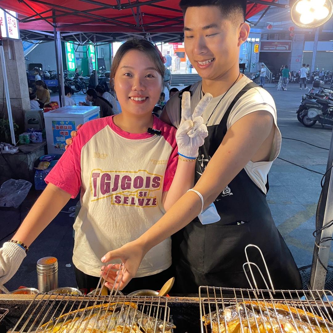 小黑总十里烤鱼
