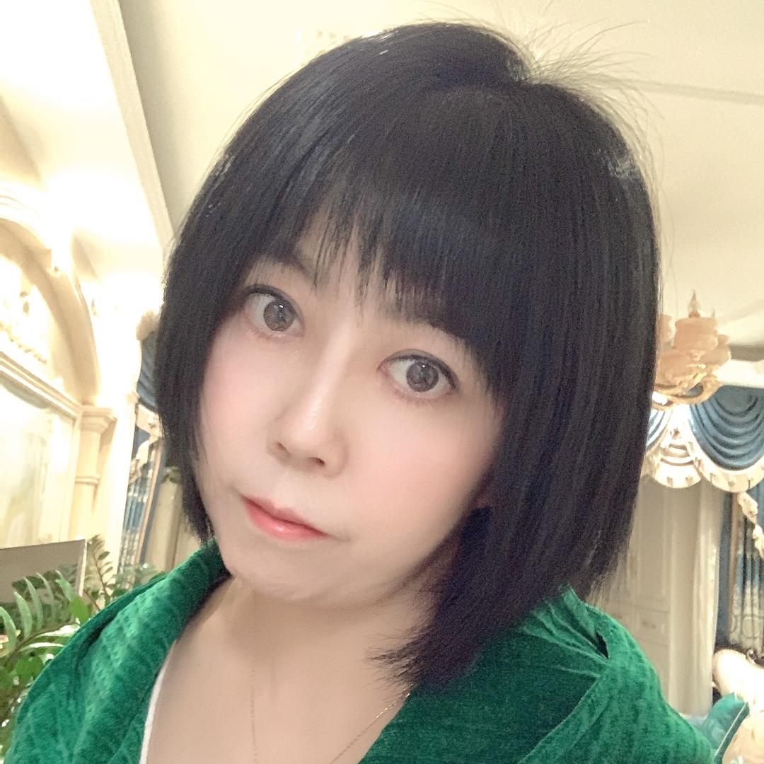 英子