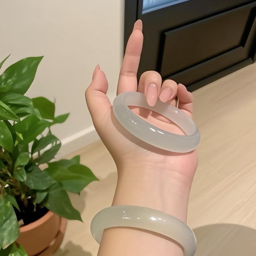 挥舞珠宝