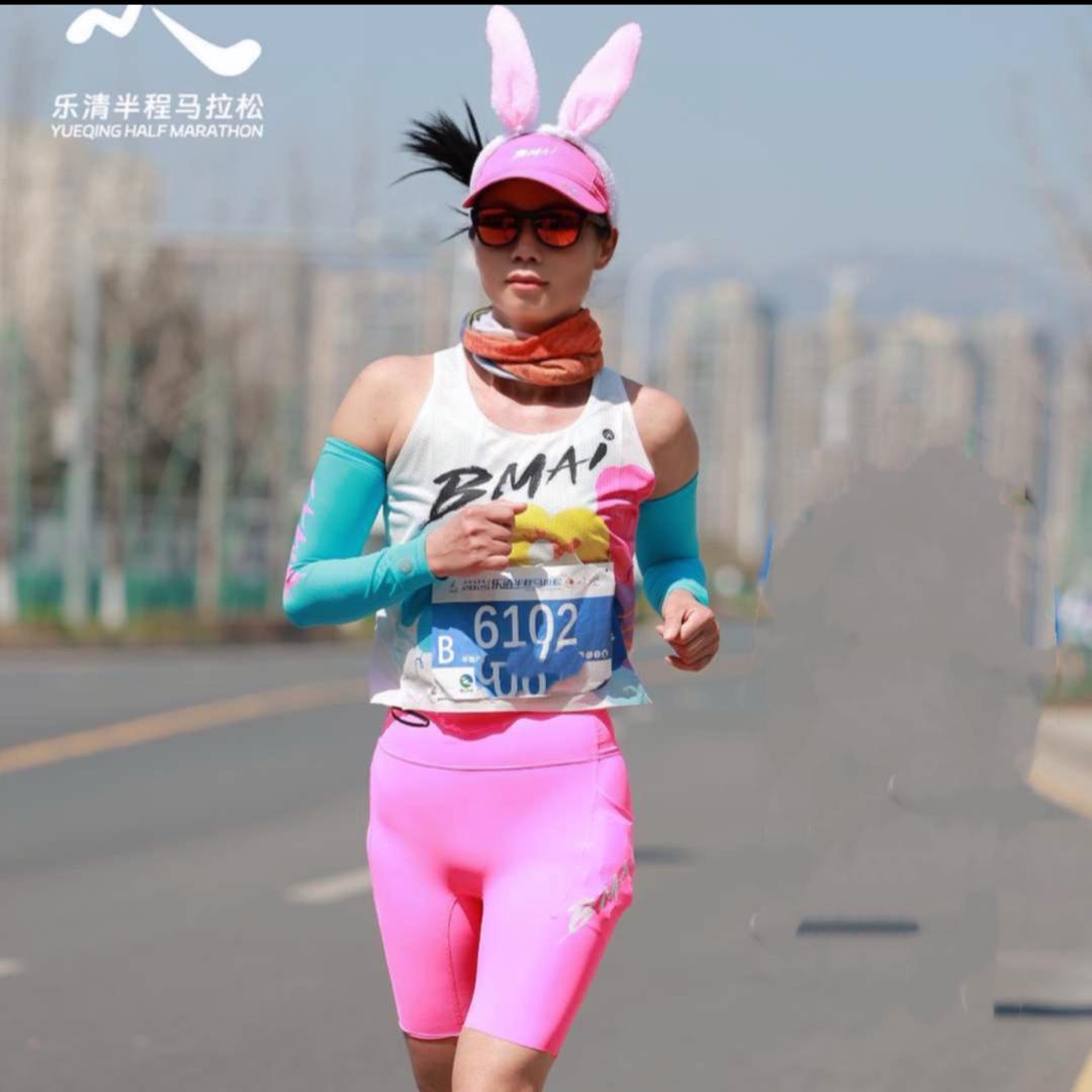 飞飞跑步穿搭