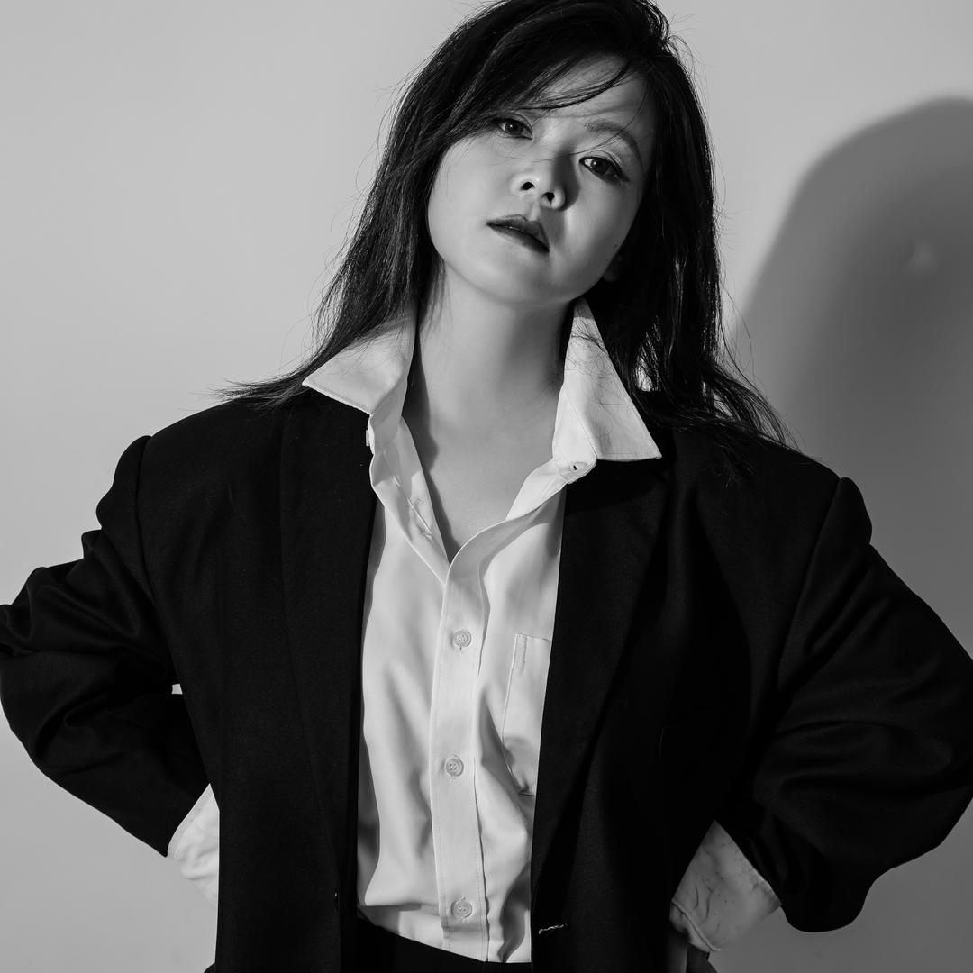 蒙娜丽莎化妆总监雷歌
