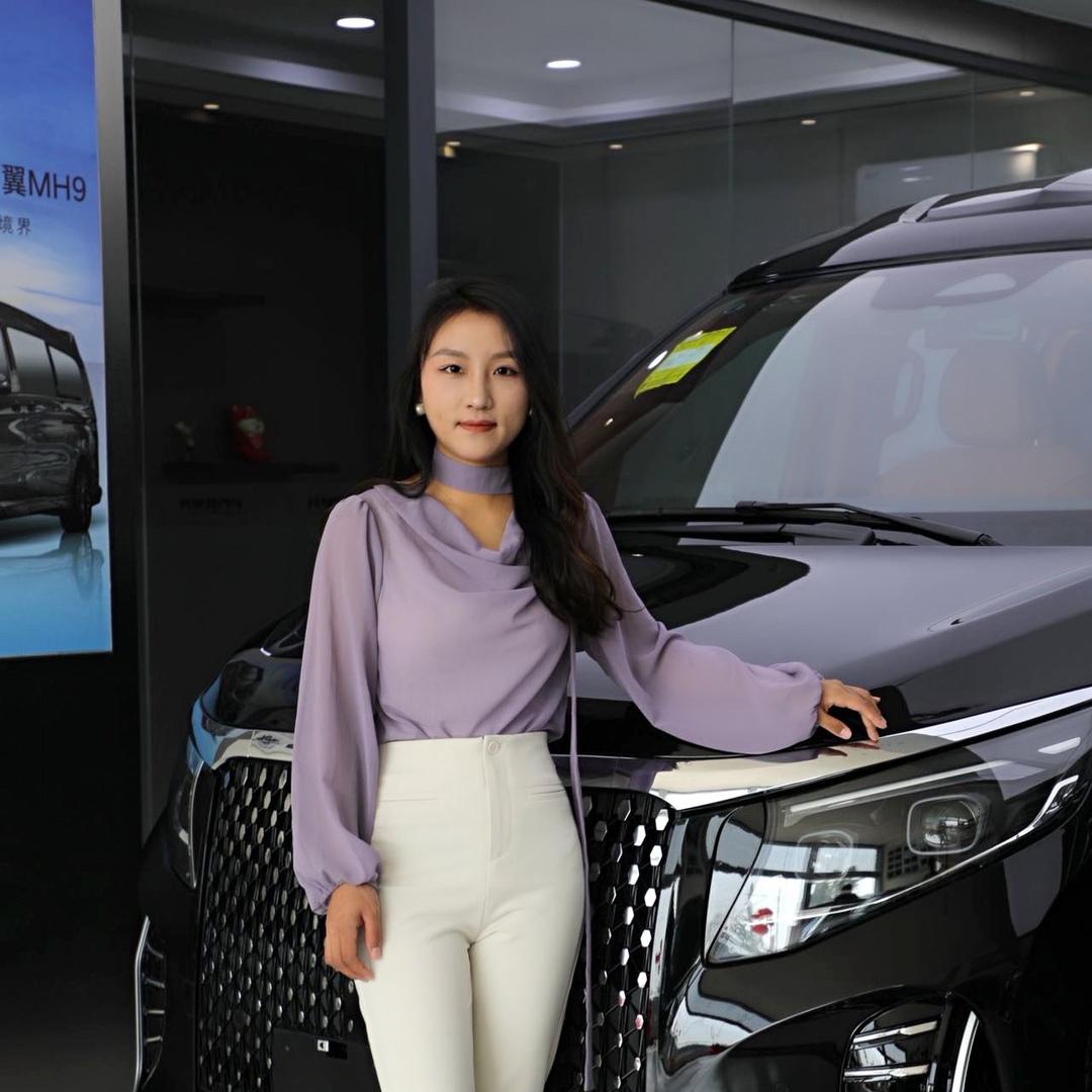 奕星驰商务车定制中心-宁宁