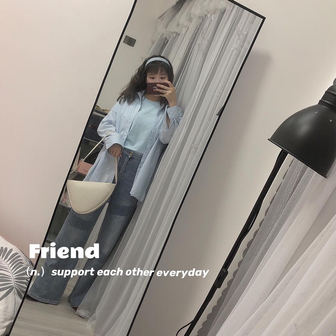 李爱笑 ！