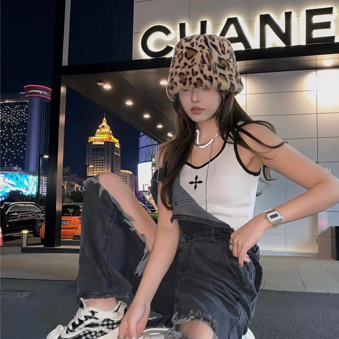 八月女装牛仔
