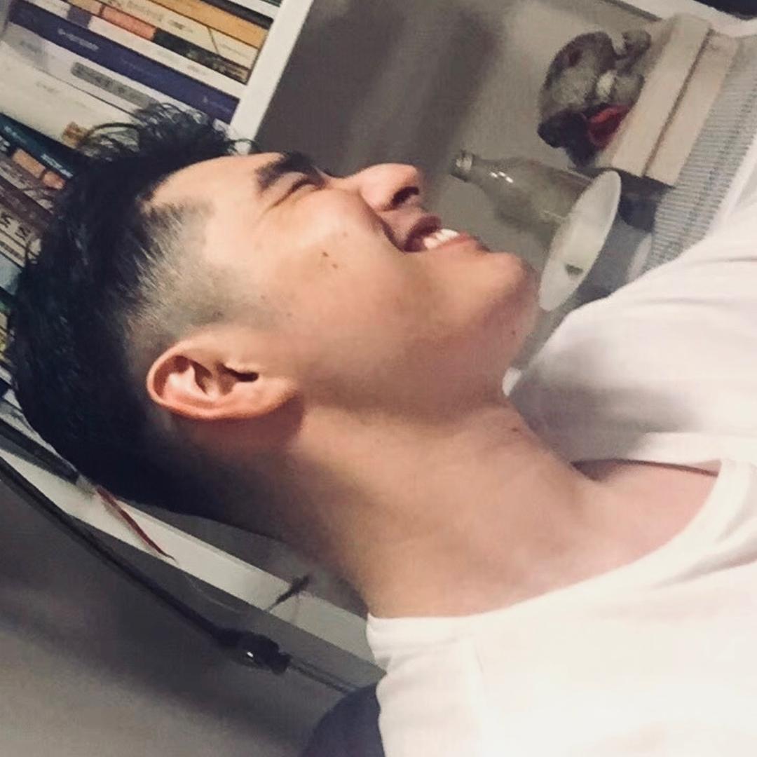 小李有腹肌
