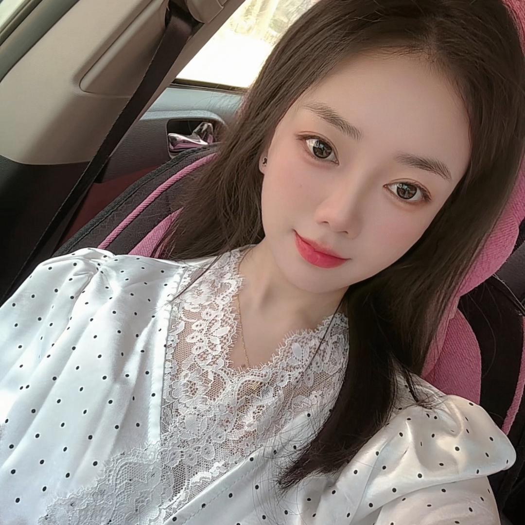 @妍