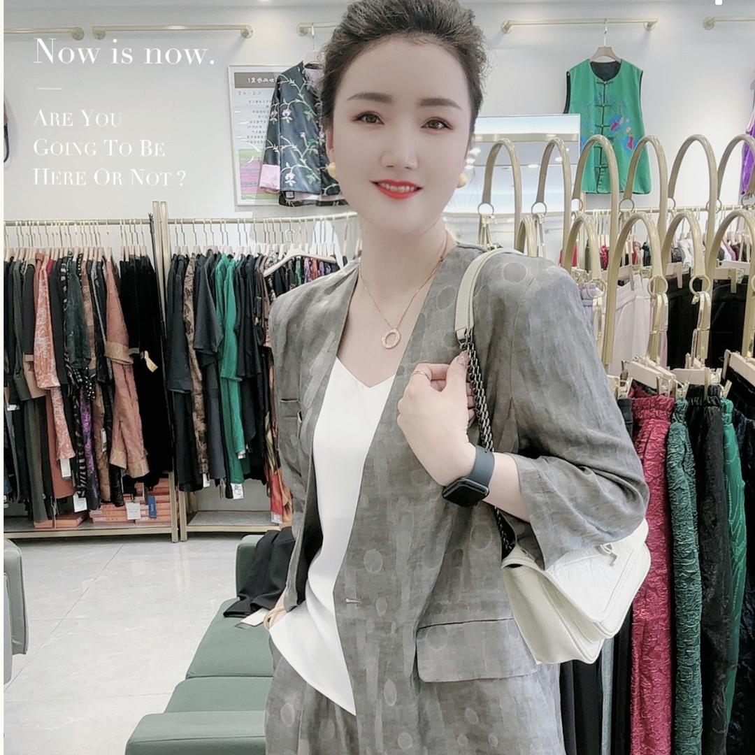 安吉忆佳人高端女装