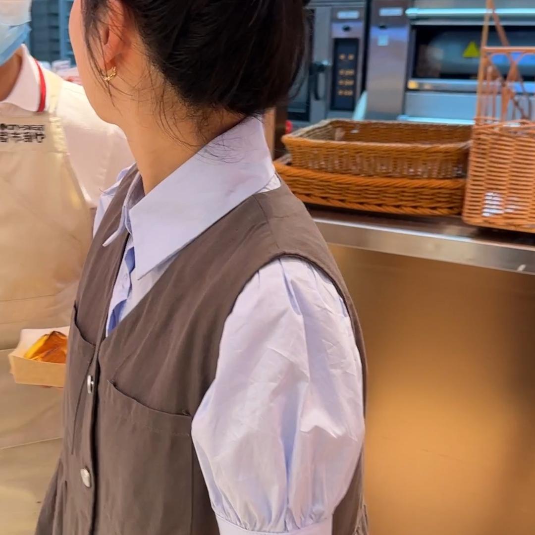 秋秋服装个体店2号