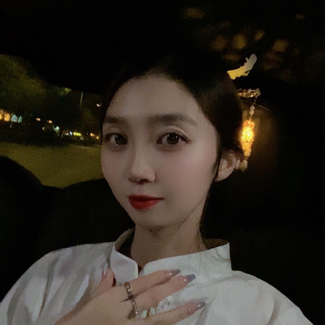 暖妮服饰搭配