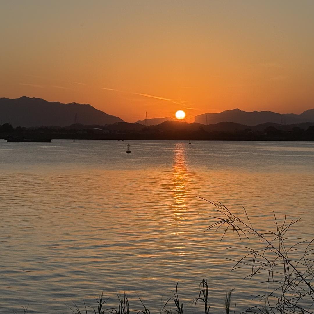 溪流溯湘源