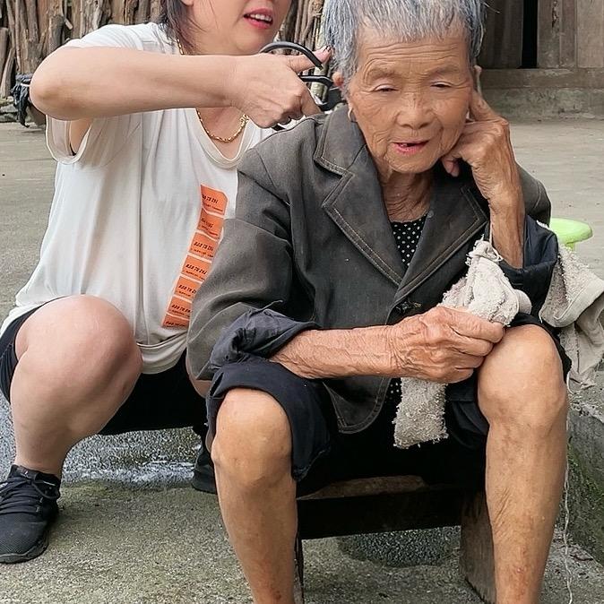 乡村华姐和妈妈的日常生活