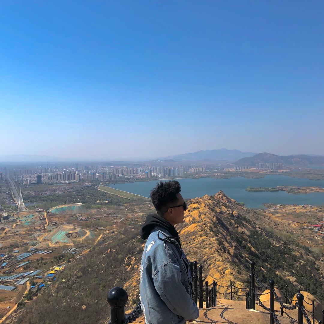 李先生.