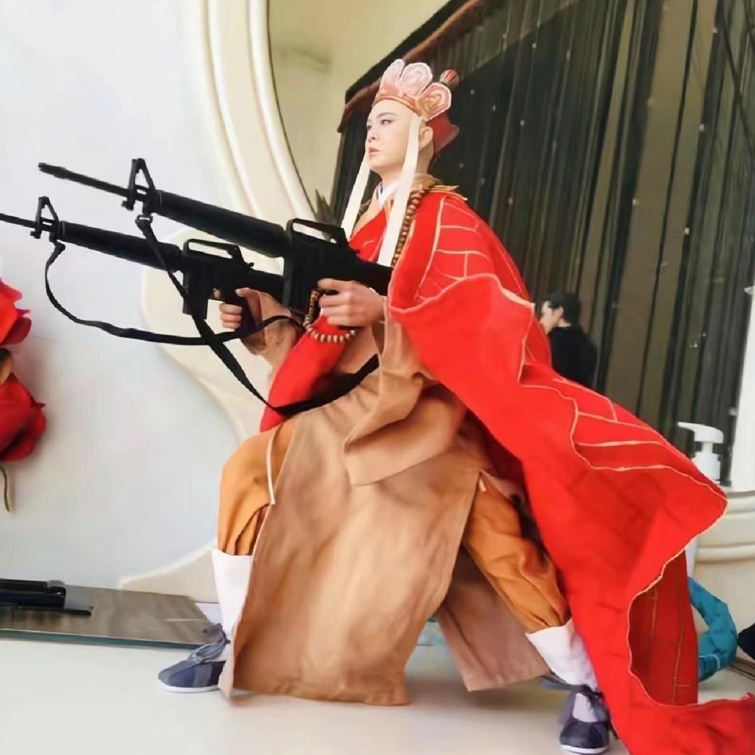 倔强的铁锤.