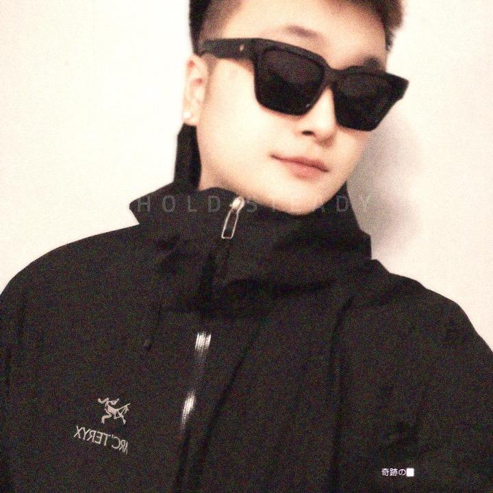 小钱同学💰