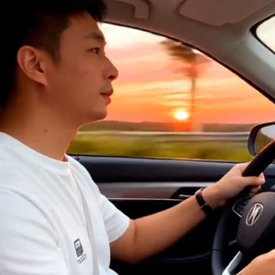 ꧔ꦿ᭄ 一笑而过꧔ꦿ᭄