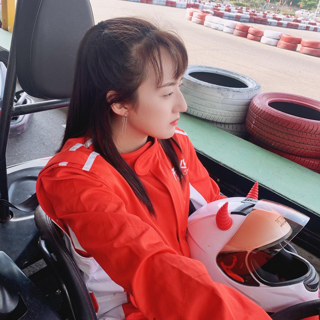 小H