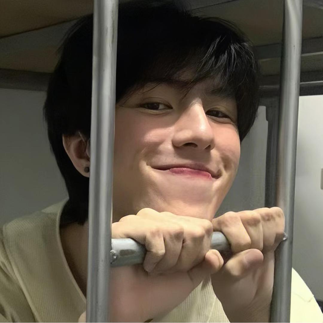 尹乐堡˘ᜊ˘ ᶻᶻᶻ