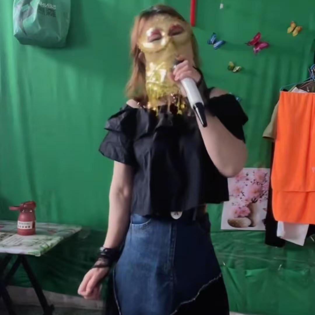 阿梅，阿梅农村爱唱歌