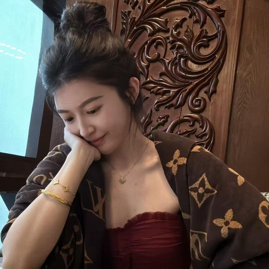 小怡Abby