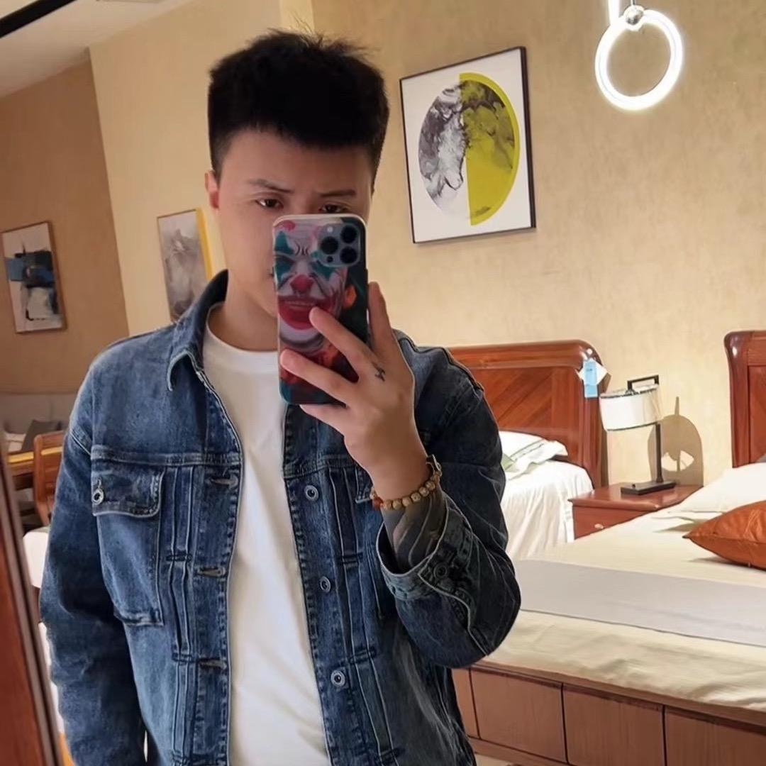 大龄男婴.