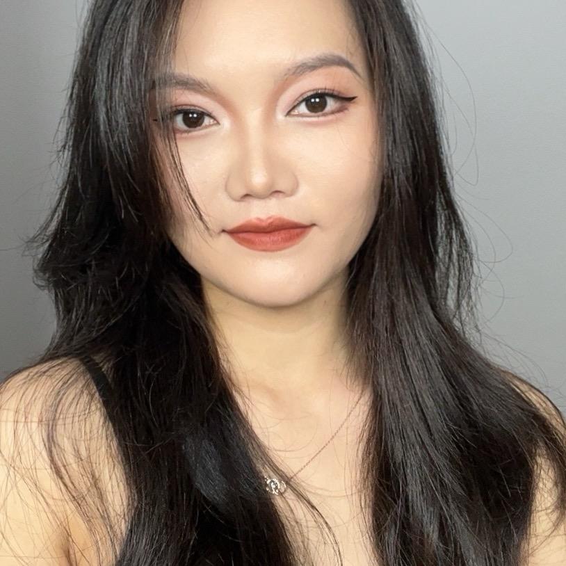 盼盼颧骨有点高