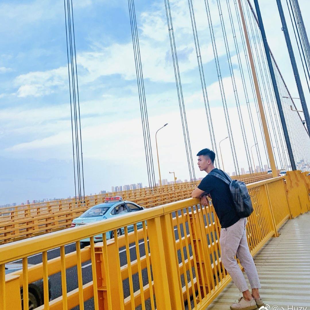 是哲禹不是泽宇😈