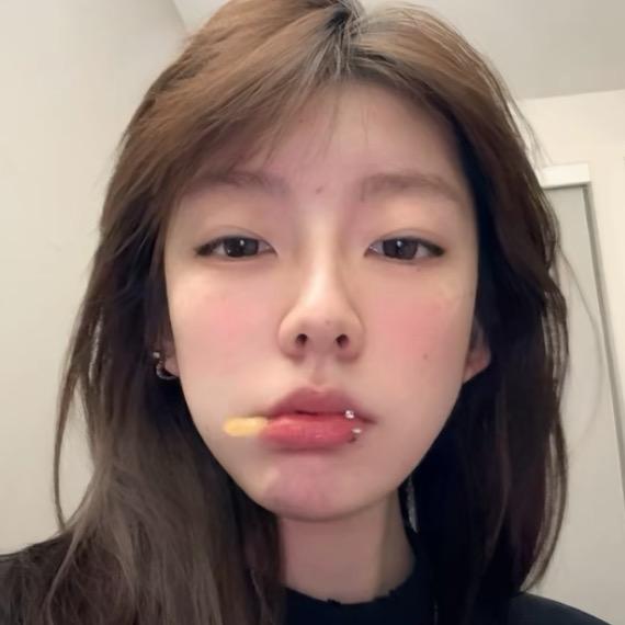張艺凡