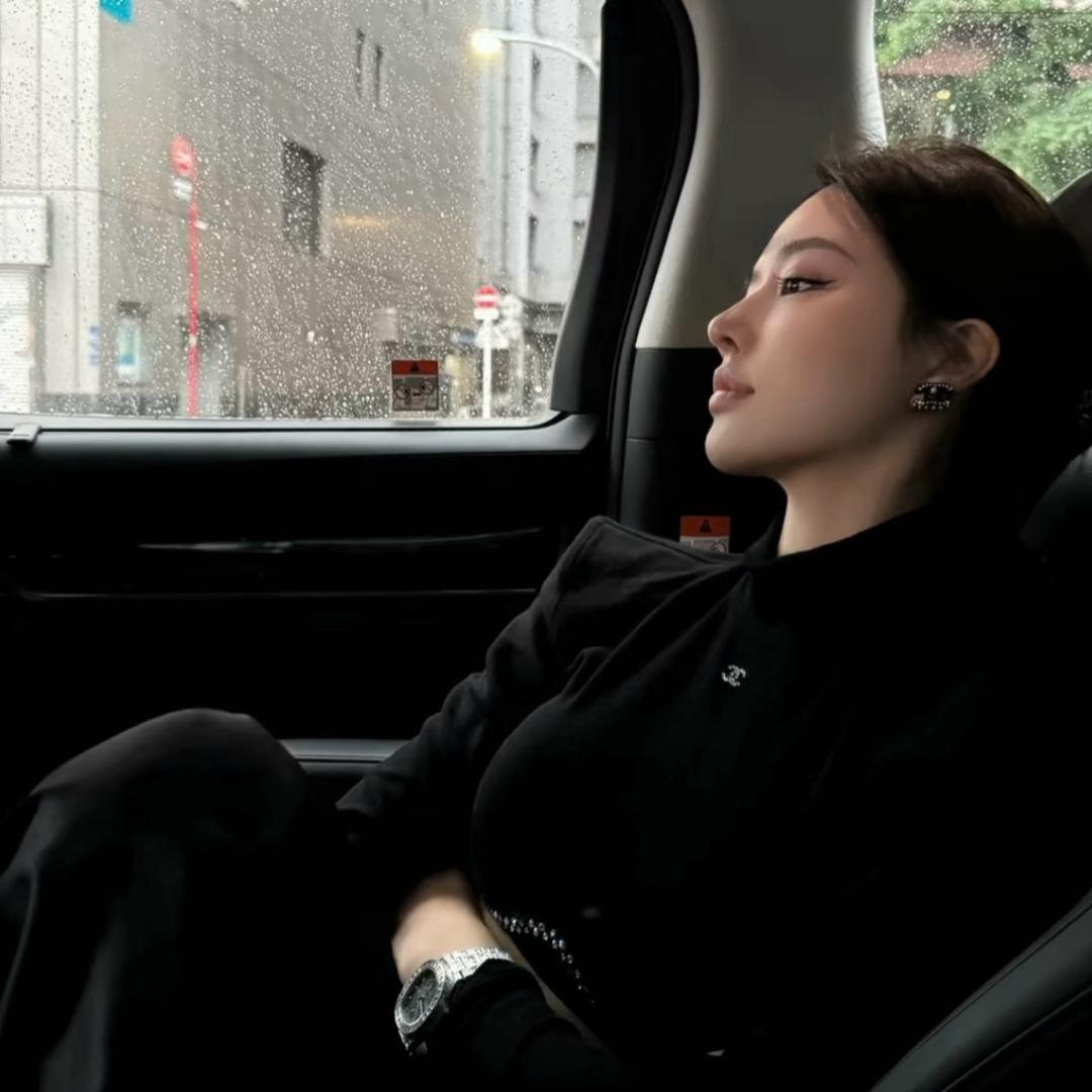 . 嗯